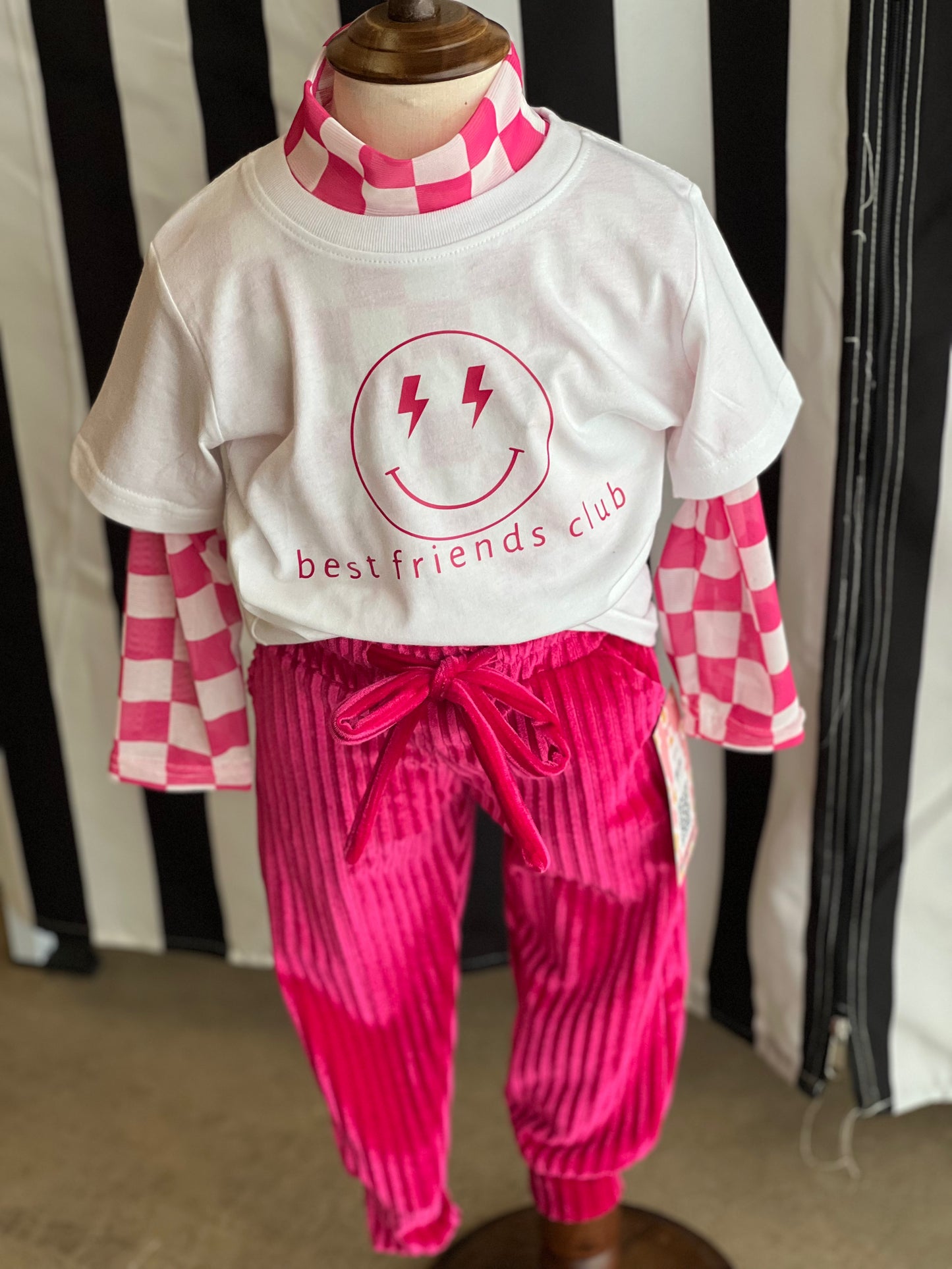 Best friend club tee