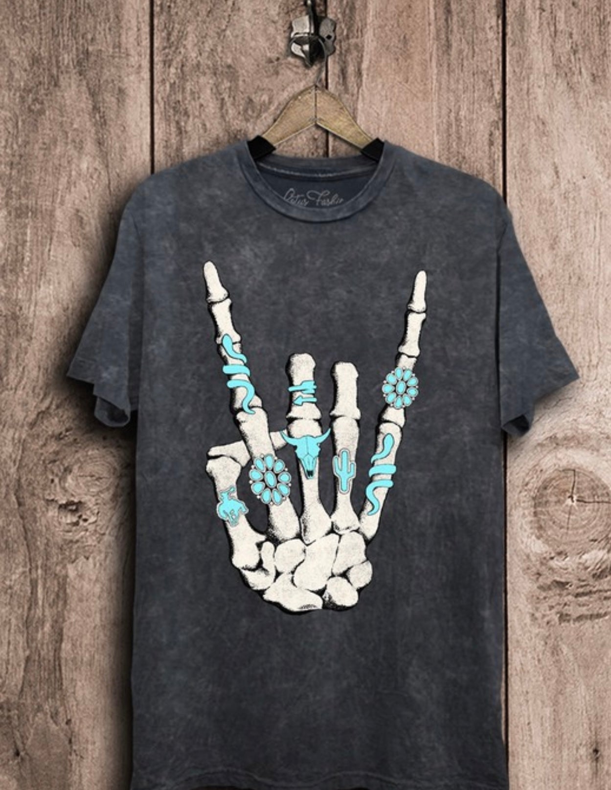 Skeleton hand tee