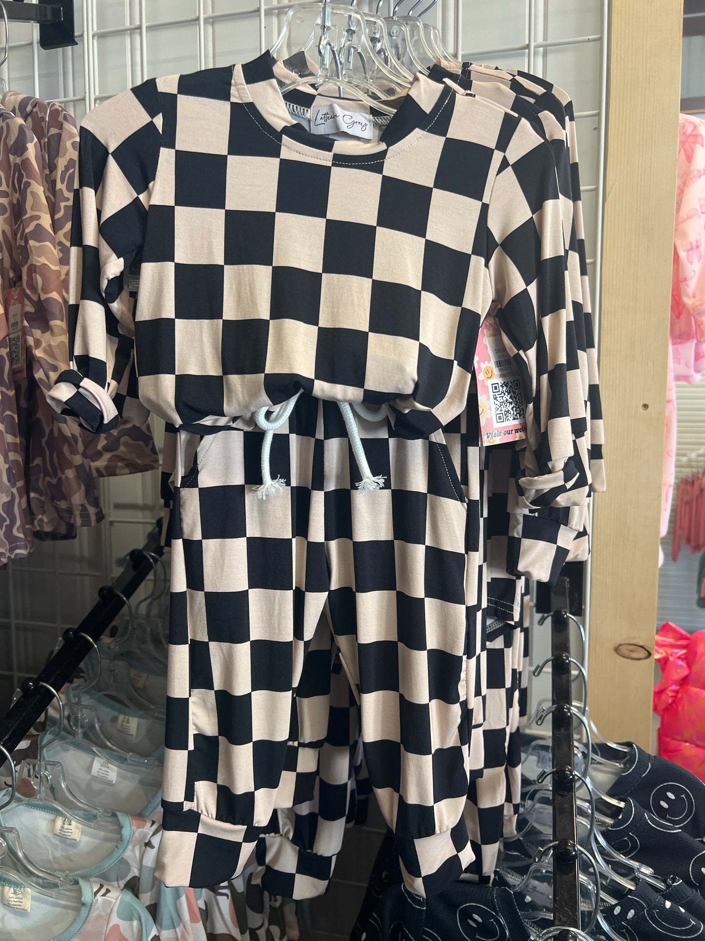 Black check set