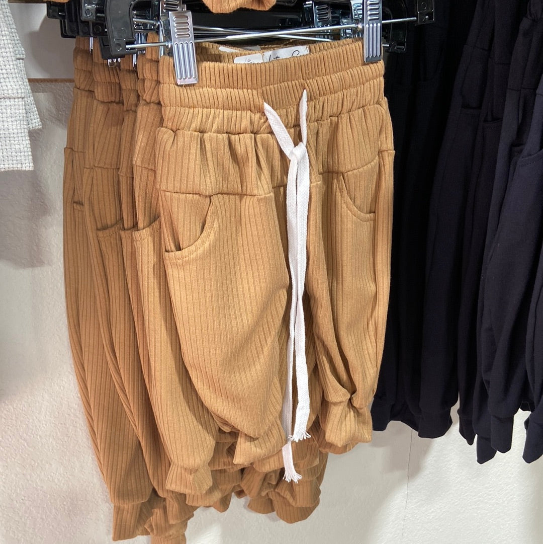 Khaki joggers (boys)